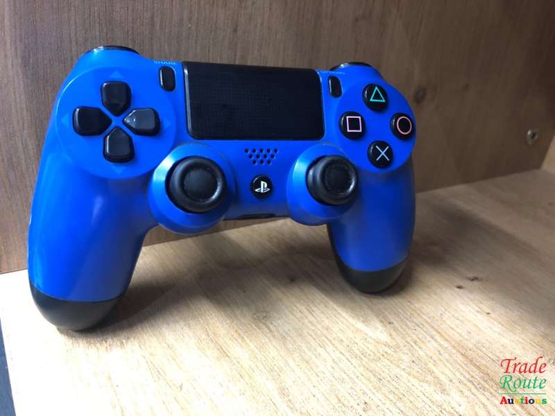 BLUE - SONY PS4 DUALSHOCK 4 Wireless Controller - for the PlayStation 4
