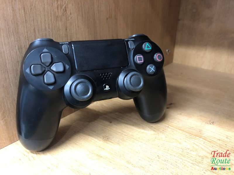 BLACK - SONY PS4 DUALSHOCK 4 Wireless Controller - for the PlayStation 4