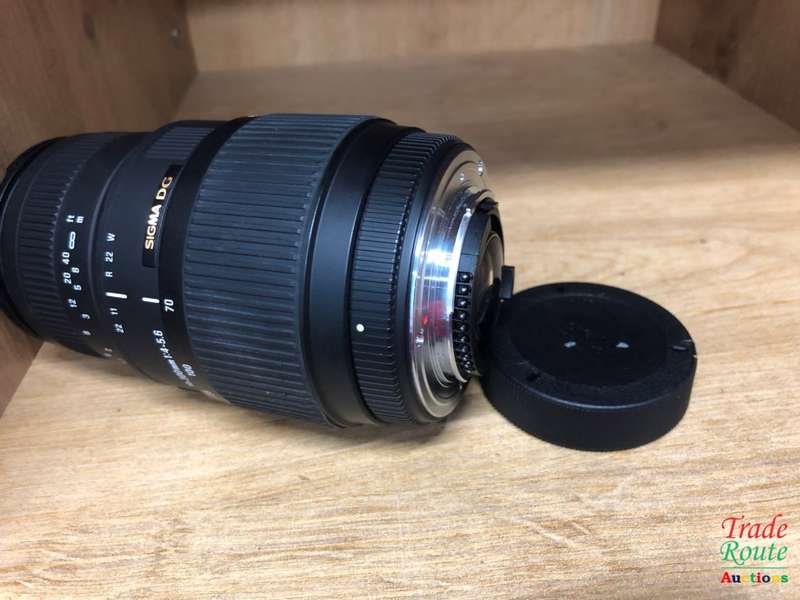 SIGMA DG 70-300mm Telephoto Zoom Lens for Nikon DSLR Cameras