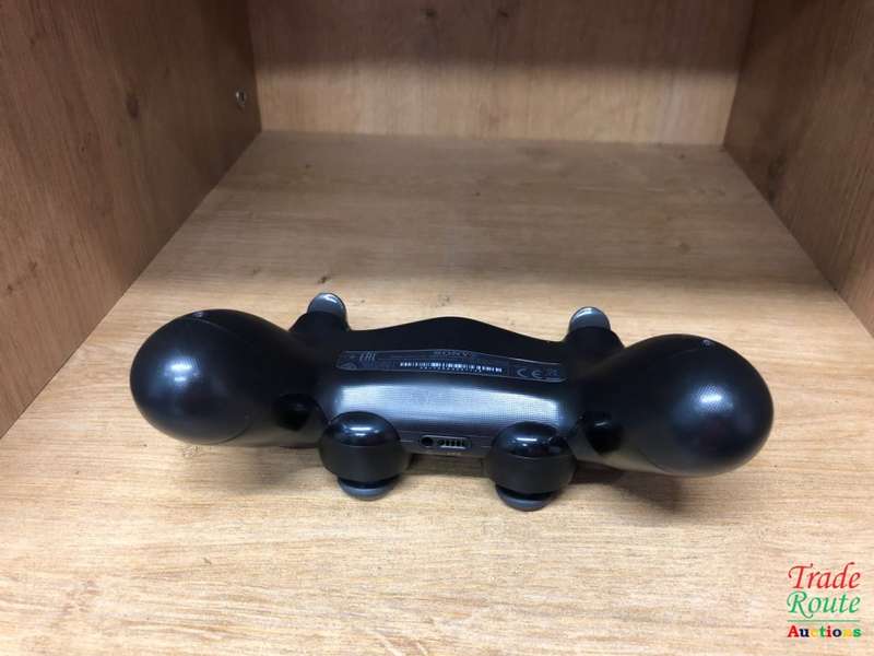 BLACK - SONY PS4 DUALSHOCK 4 Wireless Controller - for the PlayStation 4