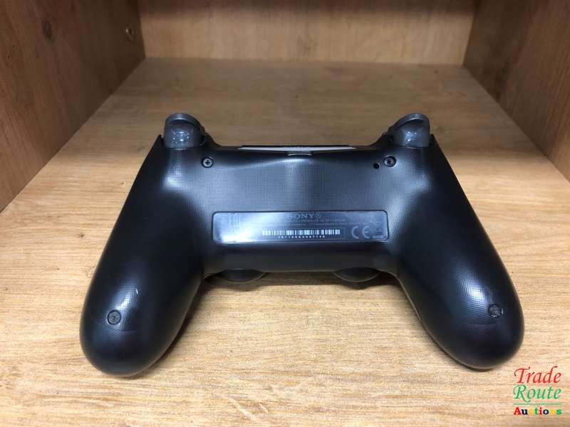 BLACK - SONY PS4 DUALSHOCK 4 Wireless Controller - for the PlayStation 4