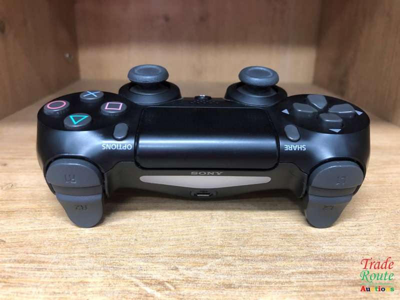 BLACK - SONY PS4 DUALSHOCK 4 Wireless Controller - for the PlayStation 4
