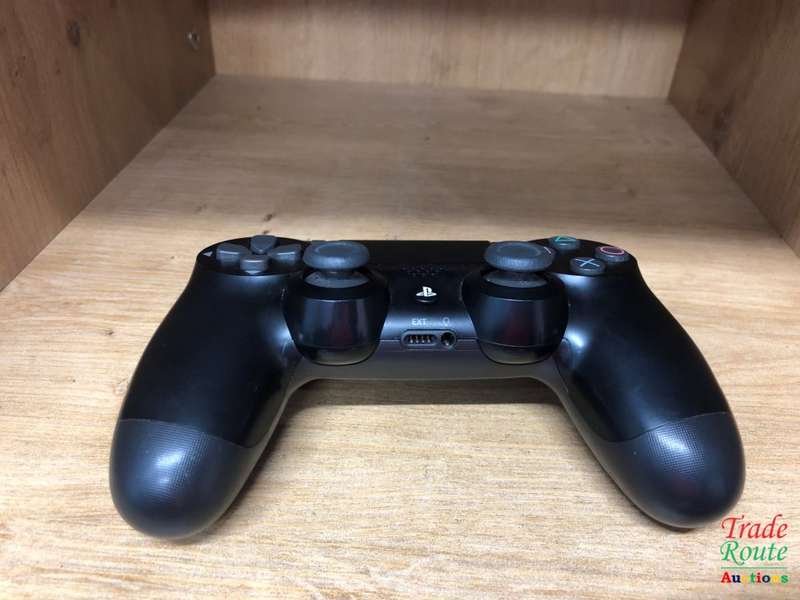 BLACK - SONY PS4 DUALSHOCK 4 Wireless Controller - for the PlayStation 4