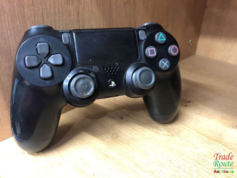 BLACK - SONY PS4 DUALSHOCK 4 Wireless Controller - for the PlayStation 4