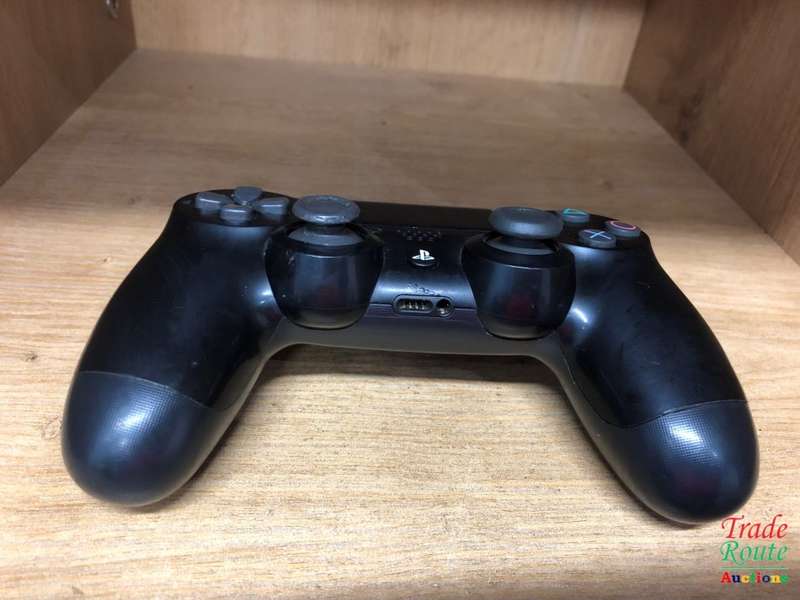 BLACK - SONY PS4 DUALSHOCK 4 Wireless Controller - for the PlayStation 4
