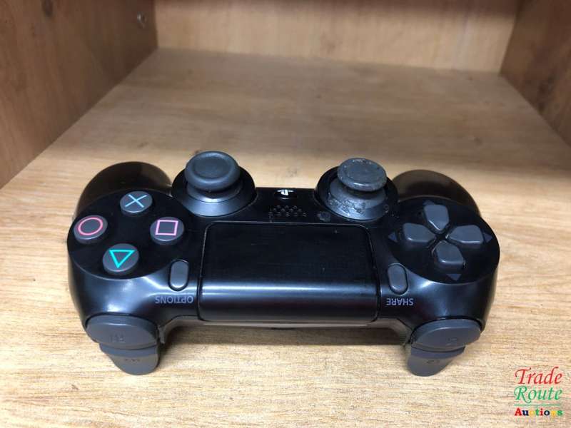BLACK - SONY PS4 DUALSHOCK 4 Wireless Controller - for the PlayStation 4