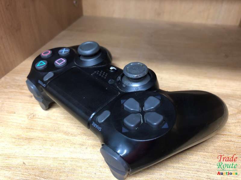 BLACK - SONY PS4 DUALSHOCK 4 Wireless Controller - for the PlayStation 4