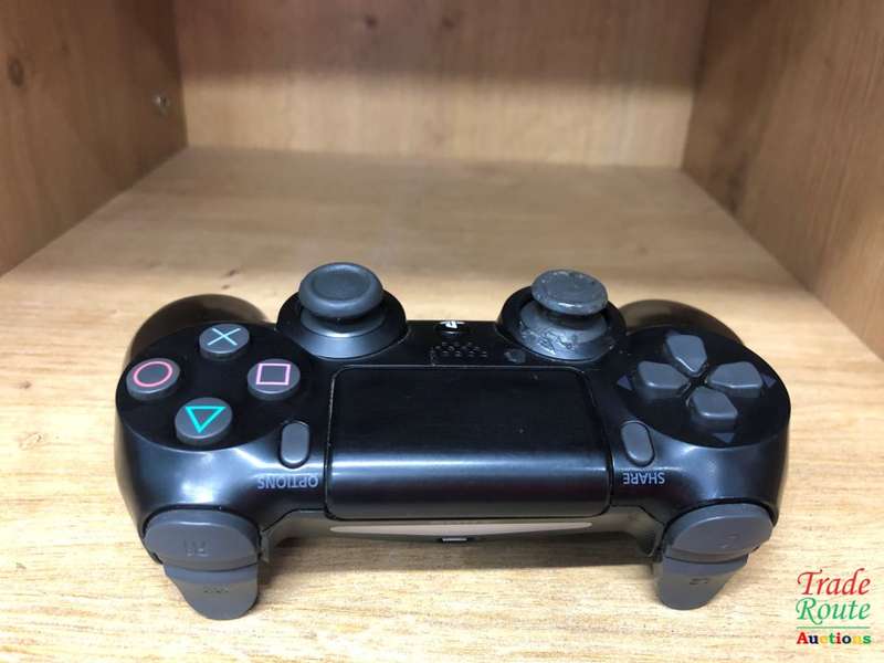BLACK - SONY PS4 DUALSHOCK 4 Wireless Controller - for the PlayStation 4