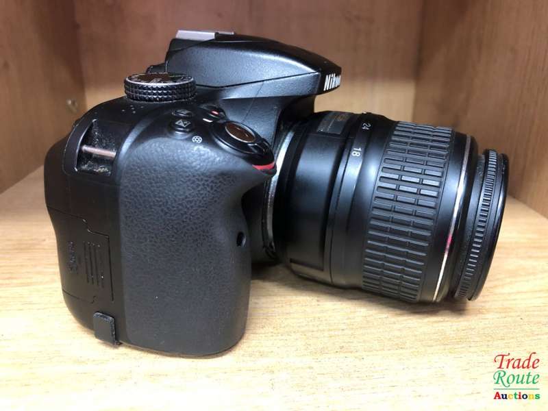Nikon D3300 24.2 MP CMOS Digital SLR with AF-S DX NIKKOR 18-55mm f/3.5-5.6G DX Zoom Lens (Black)