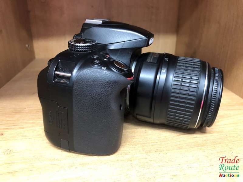 Nikon D3300 24.2 MP CMOS Digital SLR with AF-S DX NIKKOR 18-55mm f/3.5-5.6G DX Zoom Lens (Black)