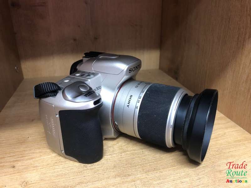 SONY ALPHA A300 DIGITAL CAMERA + 18-70 SONY LENS PROFESSIONAL CAMERA KIT