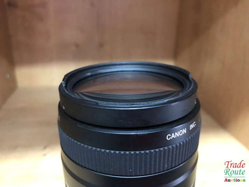 CANON EF 75-300MM ZOOM LENS - PLZ CHECK THE PICTURES FOR CHIPPED FILTER RING