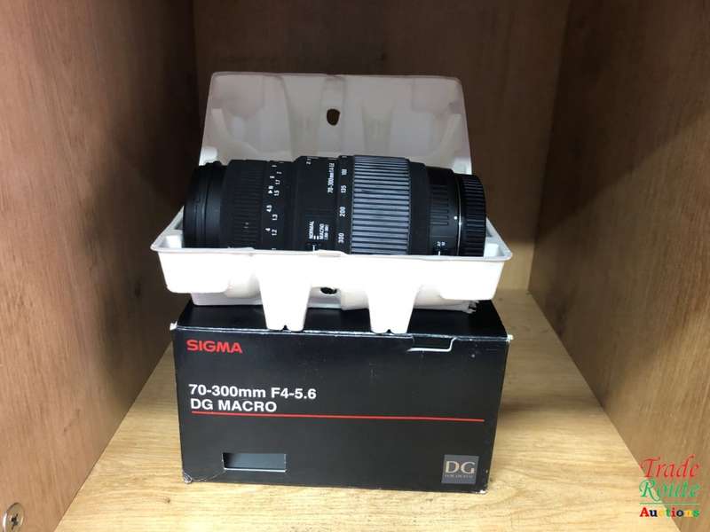 [BOXED] SIGMA DG 70-300mm Telephoto Zoom Lens for CANON AF DSLR Cameras