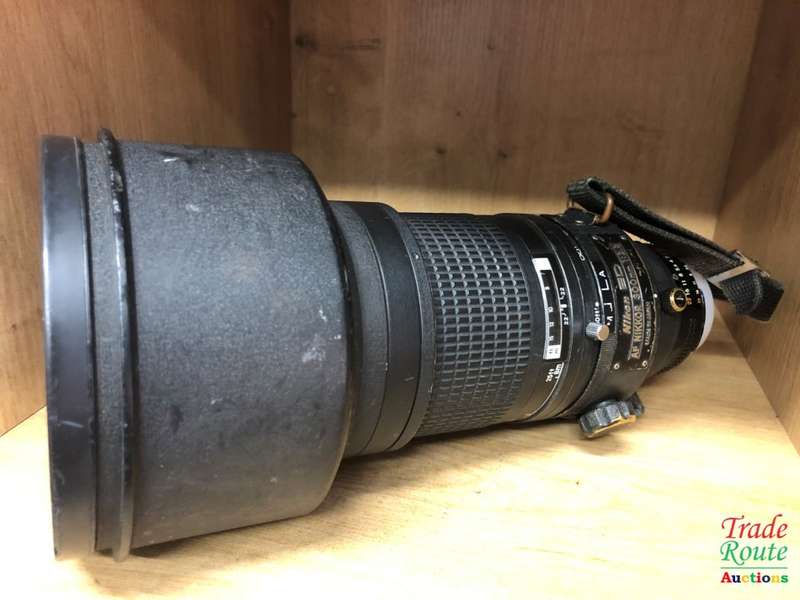Nikon ED AF NIKKOR 300mm 1:2.8 Lens - HUGE LENS