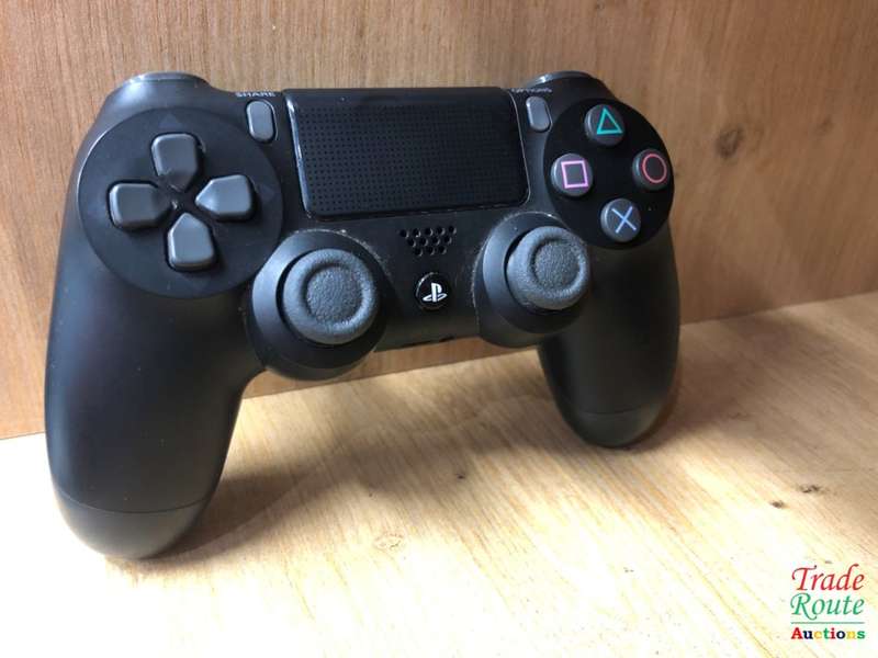 BLACK - SONY PS4 DUALSHOCK 4 Wireless Controller - for the PlayStation 4