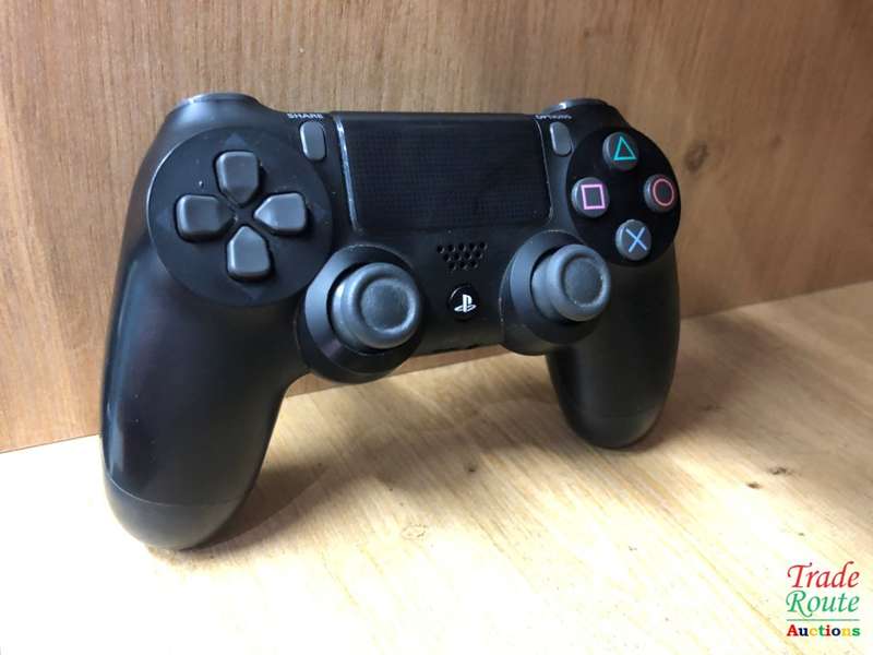 BLACK - SONY PS4 DUALSHOCK 4 Wireless Controller - for the PlayStation 4