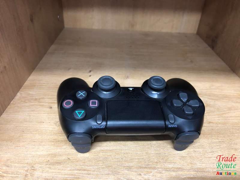 BLACK - SONY PS4 DUALSHOCK 4 Wireless Controller - for the PlayStation 4