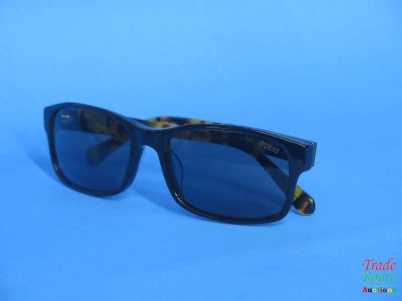 Guess GU 6865 GU6865 01A shiny black / smoke Sunglasses