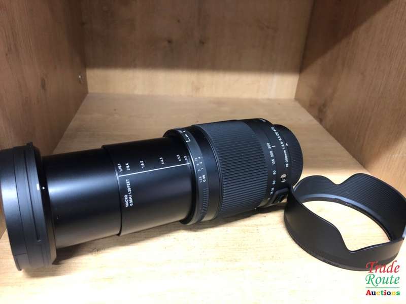Sigma 18-300mm F3.5-6.3 Contemporary DC Macro OS HSM Lens for NIKON