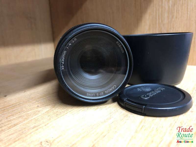 Canon EF-S 55-250m IS (Image Stabilizer)  Lens for Canon DSLR Cameras