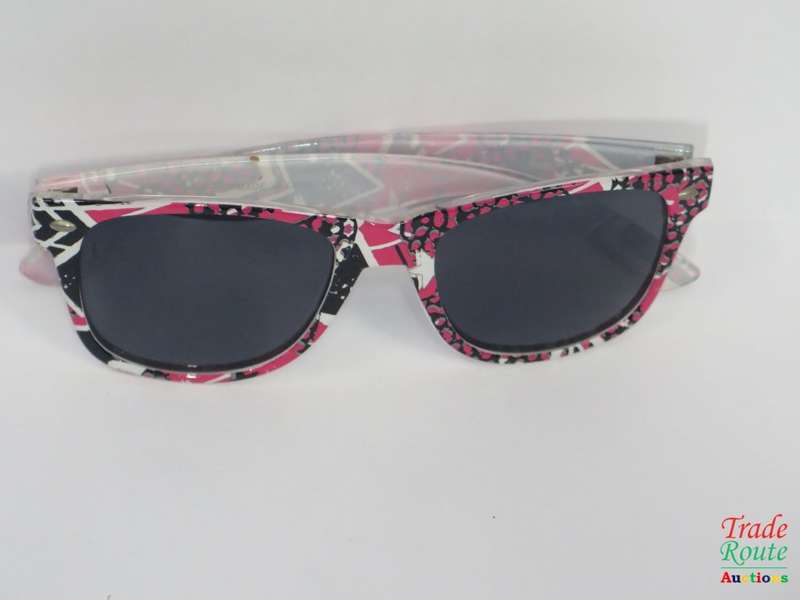 Trendy Women`s POLARIZED Sunglasses - IN HARD CASE