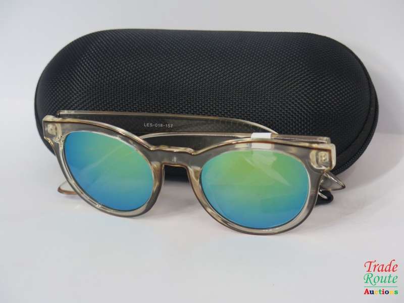 Le Specs LES - 018-157 Polarized Sunglass - with Hard Case