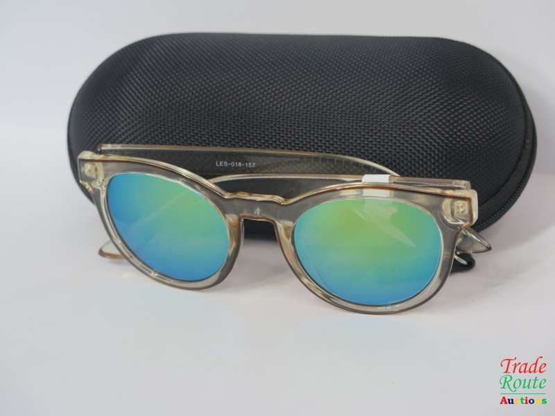 Le Specs LES - 018-157 Polarized Sunglass - with Hard Case