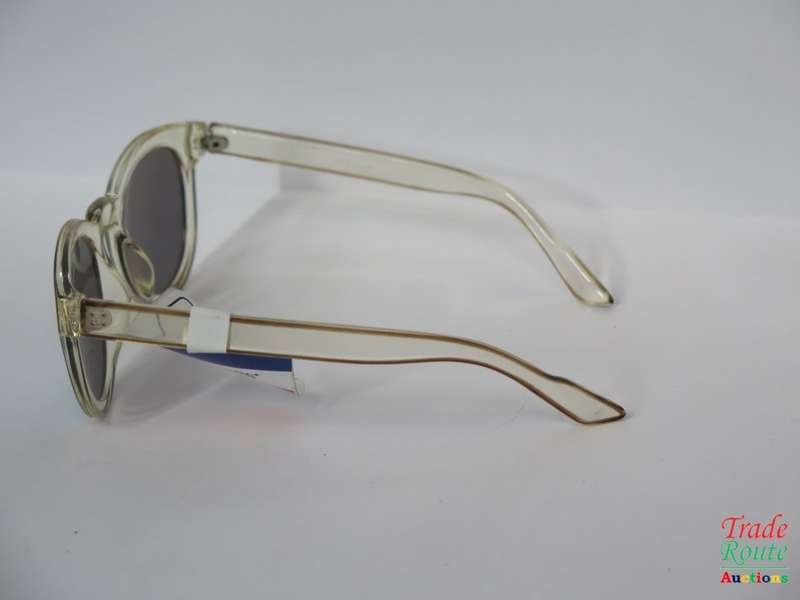 Le Specs LES - 018-157 Polarized Sunglass - with Hard Case