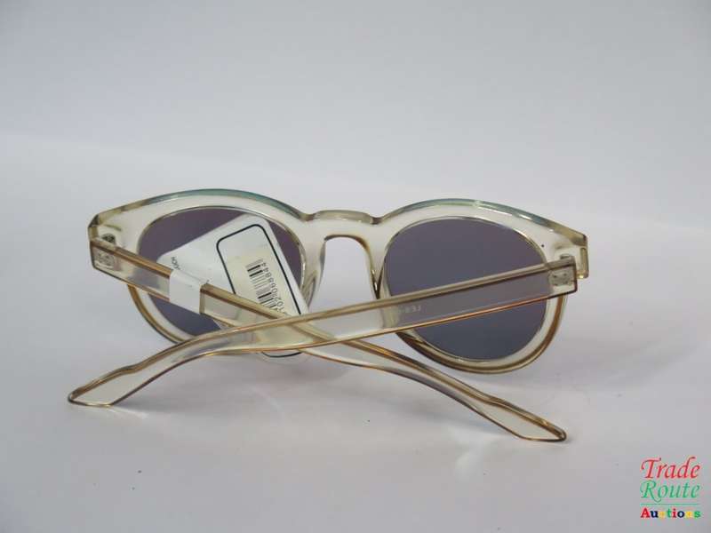 Le Specs LES - 018-157 Polarized Sunglass - with Hard Case