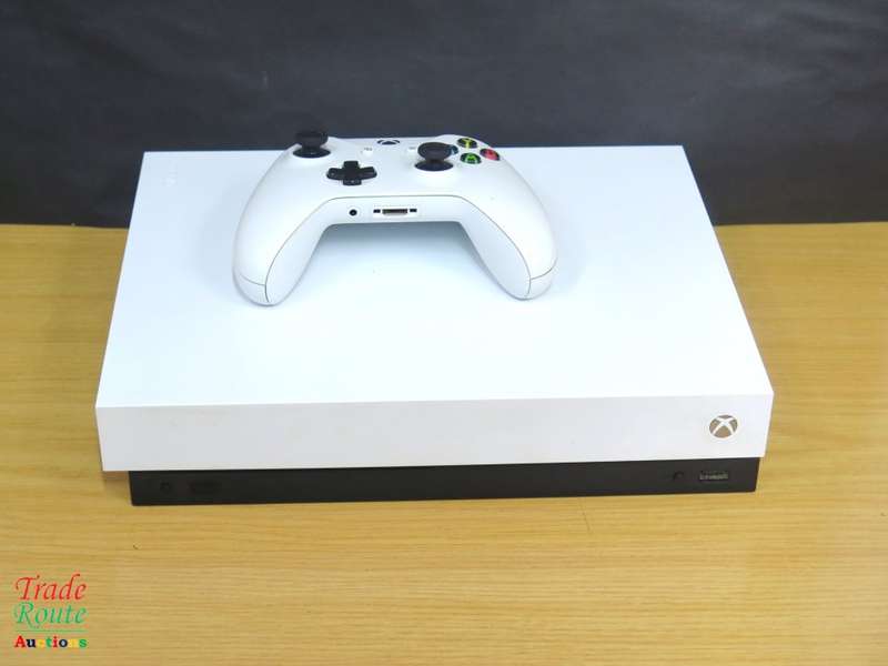 Microsoft Xbox One X 1TB Console (WHITE) Model 1787 + 1 Controller