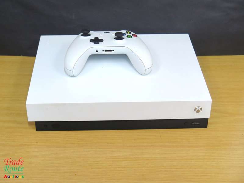 Microsoft Xbox One X 1TB Console (WHITE) Model 1787 + 1 Controller