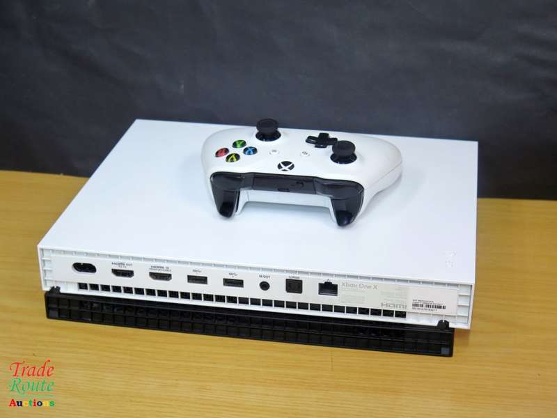 Microsoft Xbox One X 1TB Console (WHITE) Model 1787 + 1 Controller