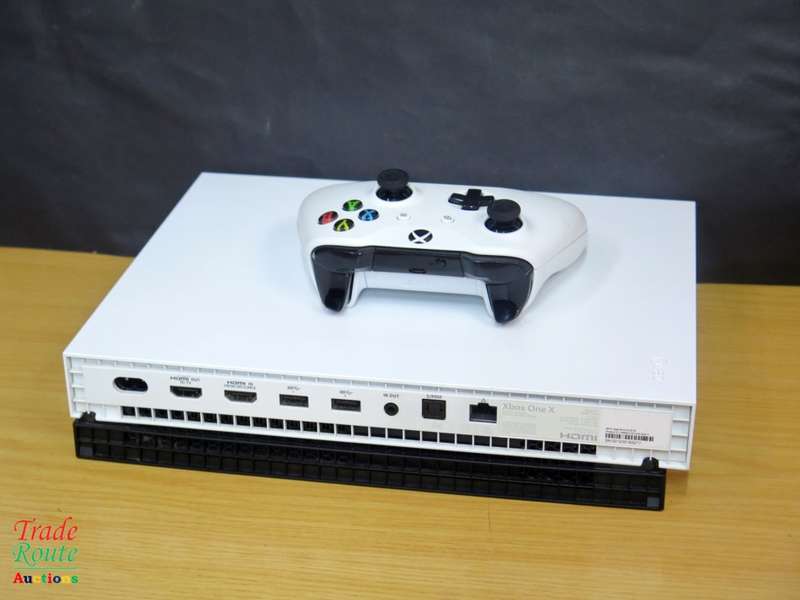 Microsoft Xbox One X 1TB Console (WHITE) Model 1787 + 1 Controller
