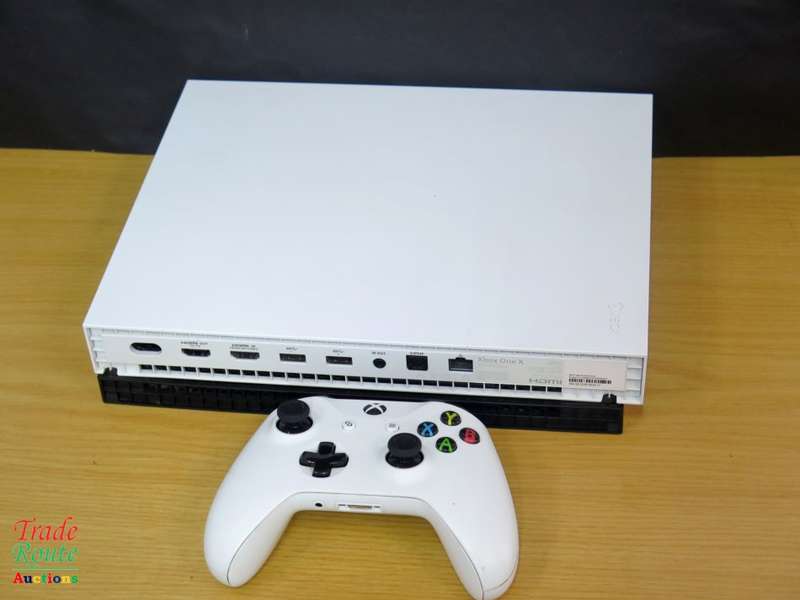Microsoft Xbox One X 1TB Console (WHITE) Model 1787 + 1 Controller