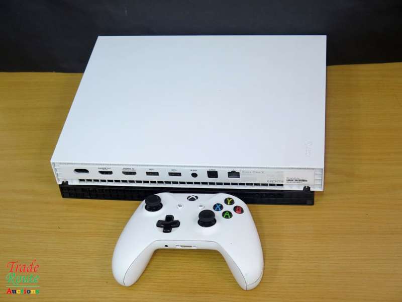 Microsoft Xbox One X 1TB Console (WHITE) Model 1787 + 1 Controller