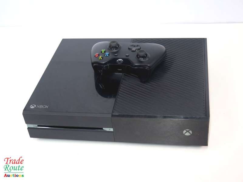 Microsoft Xbox One 500GB Model 1540 Gaming Console + 1 Controller