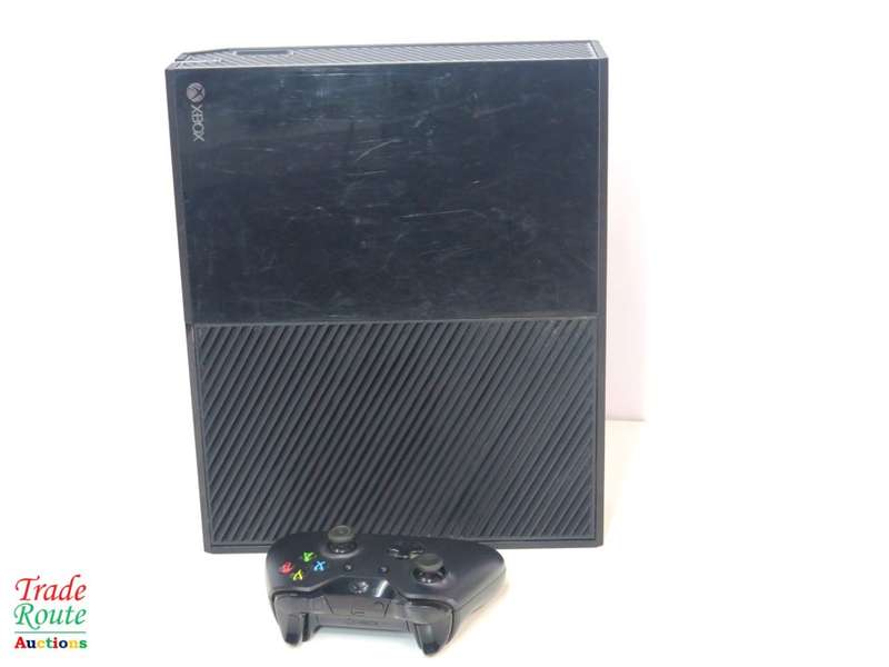 Microsoft Xbox One 500GB Model 1540 Gaming Console + 1 Controller