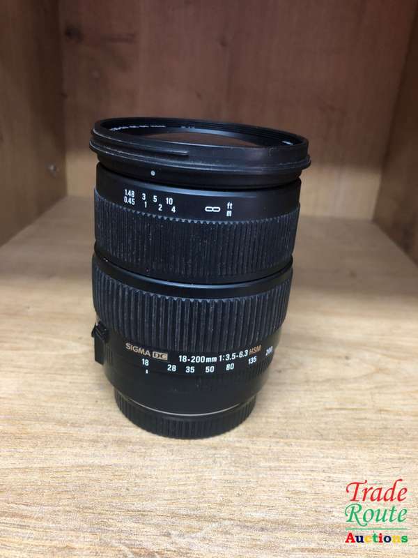 SIGMA ZOOM 18-200mm  F3.5-6.3  DC OS HSM LENS [CANON MOUNT]