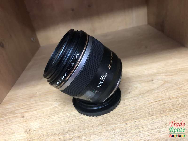 Canon EF-S 60mm f/2.8 USM Lens for Canon DSLR CAMERAS