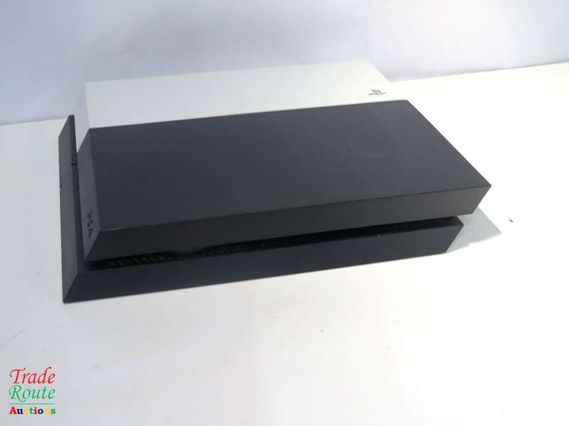 Sony PS4 PlayStation 4 console 1TB EDITION CUH-1116B - [BLACK/WHITE]  *** SONY PS4 ***