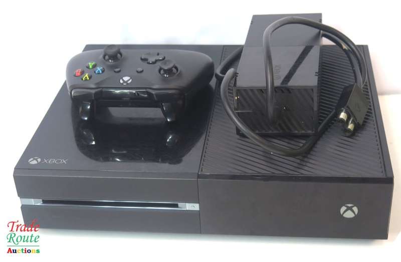 Microsoft Xbox One 500GB Model 1540 Gaming Console + 1 Controller