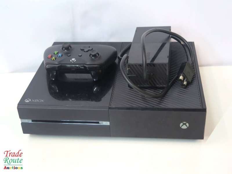 Microsoft Xbox One 500GB Model 1540 Gaming Console + 1 Controller