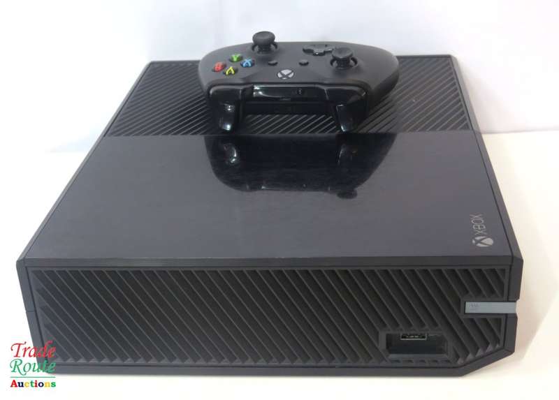 Microsoft Xbox One 500GB Model 1540 Gaming Console + 1 Controller