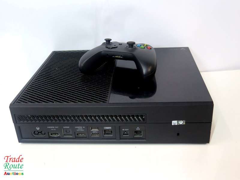 Microsoft Xbox One 500GB Model 1540 Gaming Console + 1 Controller