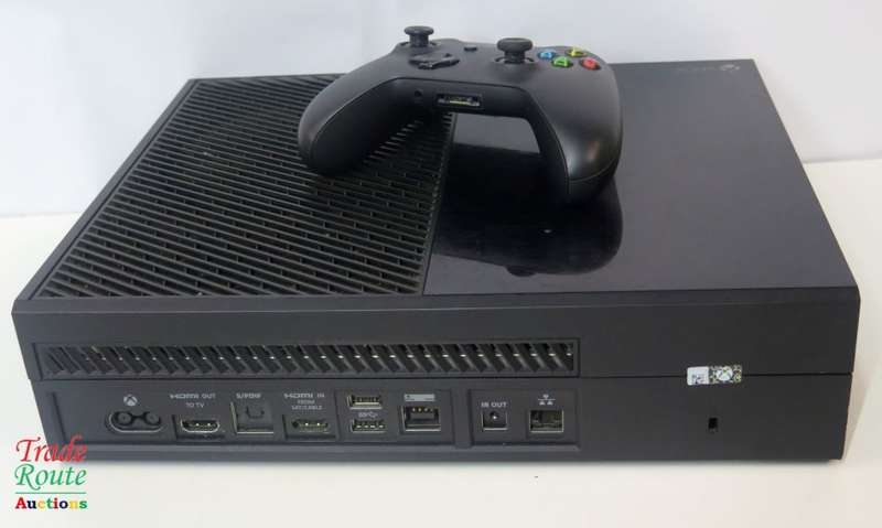 Microsoft Xbox One 500GB Model 1540 Gaming Console + 1 Controller