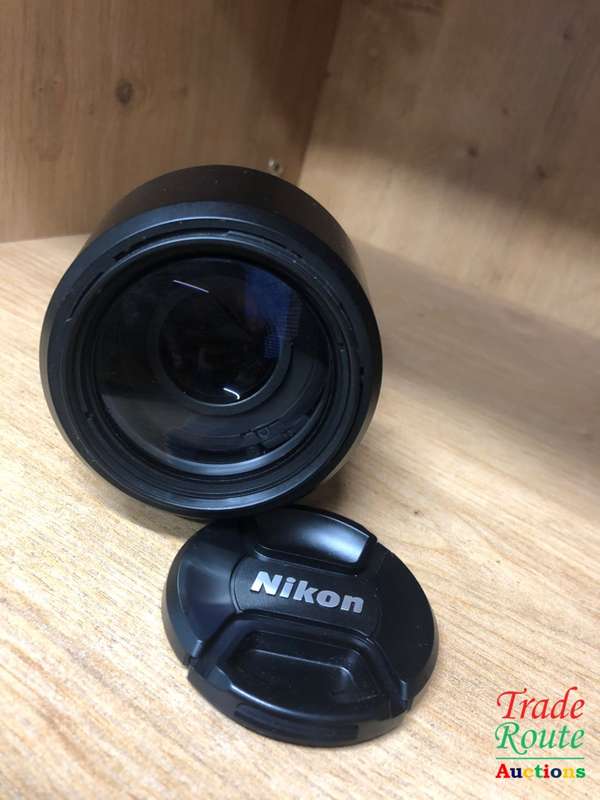 Nikon AF Nikkor 70-300mm f/4-5.6 G Telephoto Zoom lens for Nikon DSLR Cameras ( Nikon 70-300 lens )