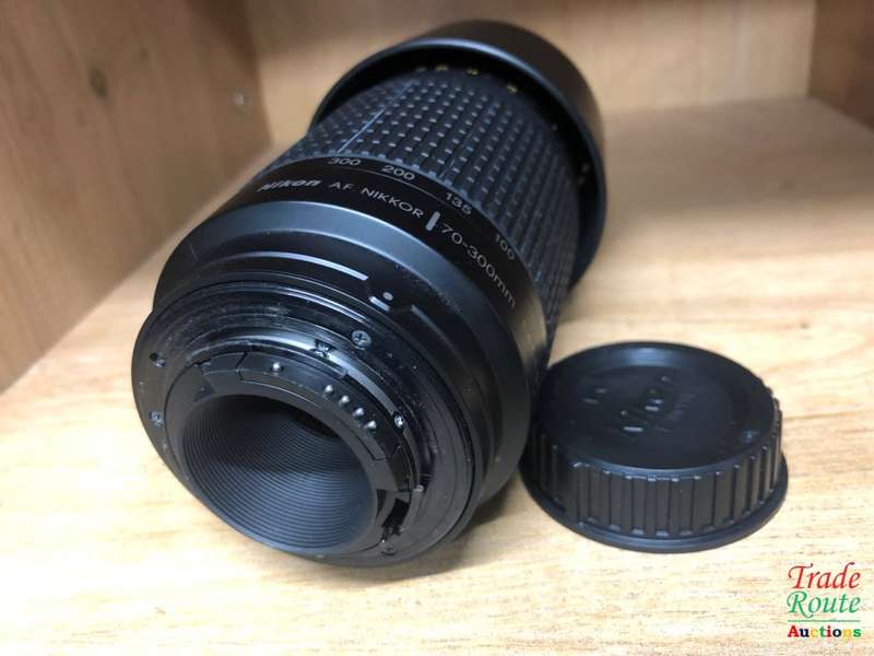 Nikon AF Nikkor 70-300mm f/4-5.6 G Telephoto Zoom lens for Nikon DSLR Cameras ( Nikon 70-300 lens )