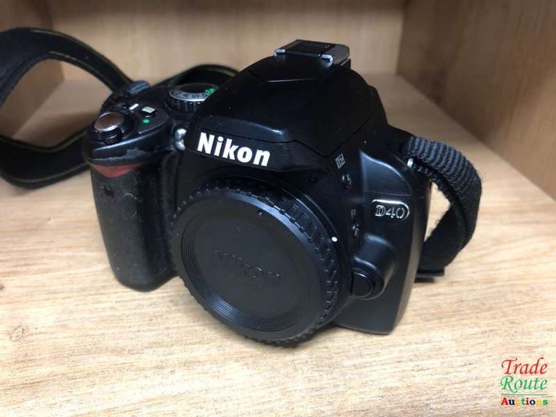 NIKON D40 Professional Digital SLR camera body
