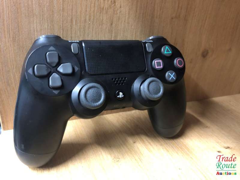 BLACK - SONY PS4 DUALSHOCK 4 Wireless Controller - for the PlayStation 4