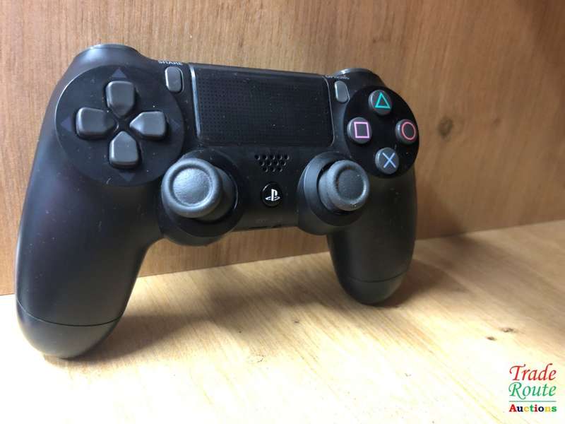 BLACK - SONY PS4 DUALSHOCK 4 Wireless Controller - for the PlayStation 4